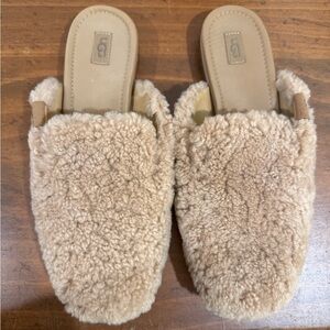 UGG Janaya Sherpa Mules Size 8